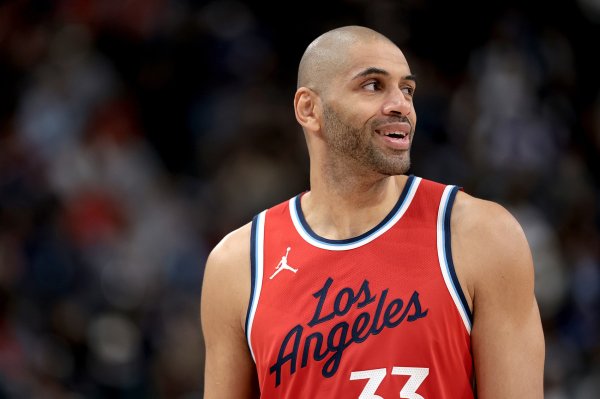 Chủ tịch Clippers: Batum là một phần không thể thiếu của đội. Có anh ấy trong đội sẽ chỉ được hưởng 